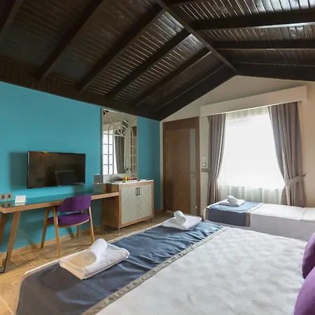 Adella Otel