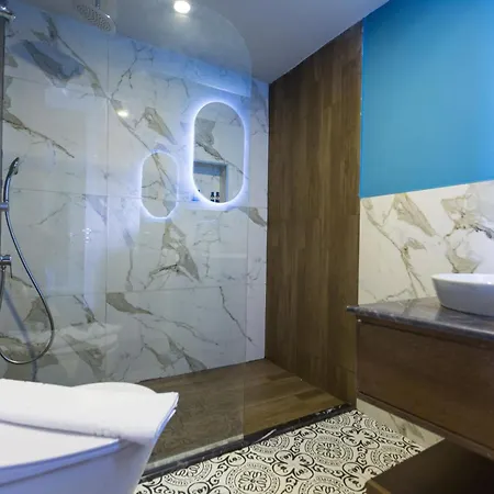 Adella Otel 5*