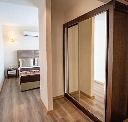 Adella Otel 5*