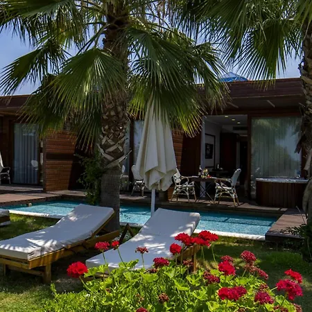 Otel Adella