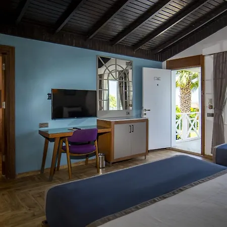 Otel Adella