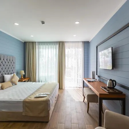 Adella Otel 5*