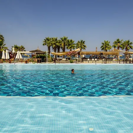 Adella Otel 5*