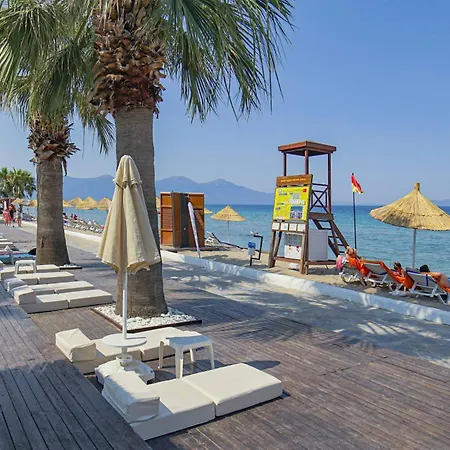 Adella 5*